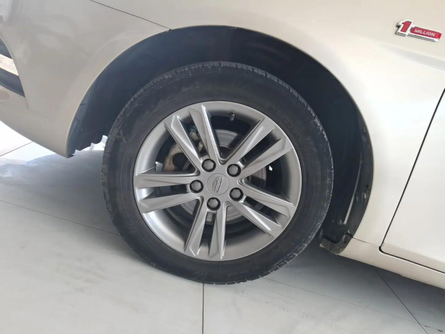 Geely Auto Emgrand 2017 Sedan Million Edition 1.5L CVT Upward Connectivity Version — миниатюра 10