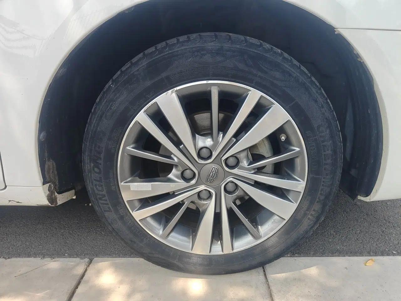 Geely Auto Emgrand 2018 1.5L CVT Upward Connect Edition — миниатюра 8