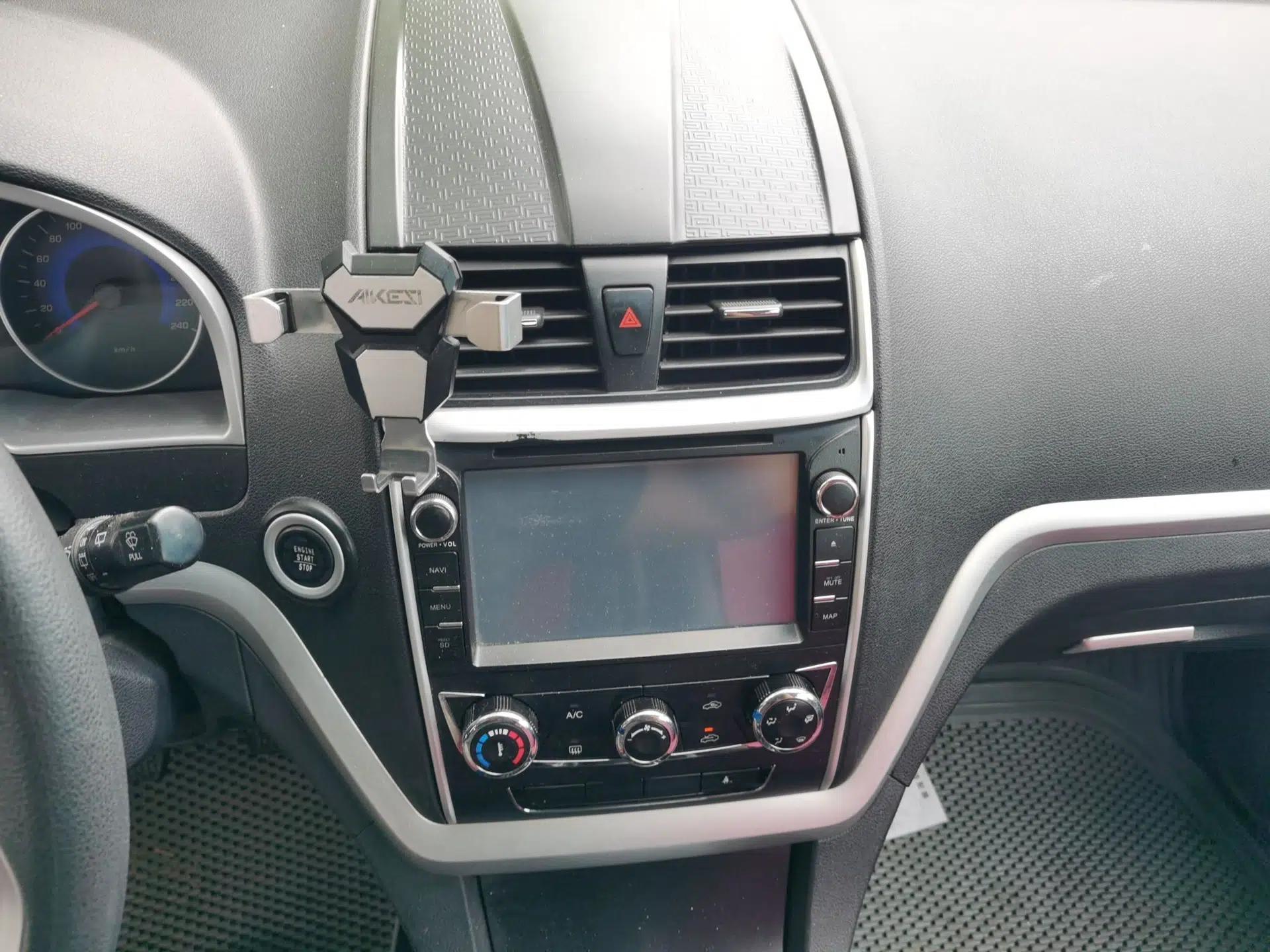 Geely Auto Emgrand 2014 Hatchback 1.5L Manual Fashion Edition — миниатюра 13