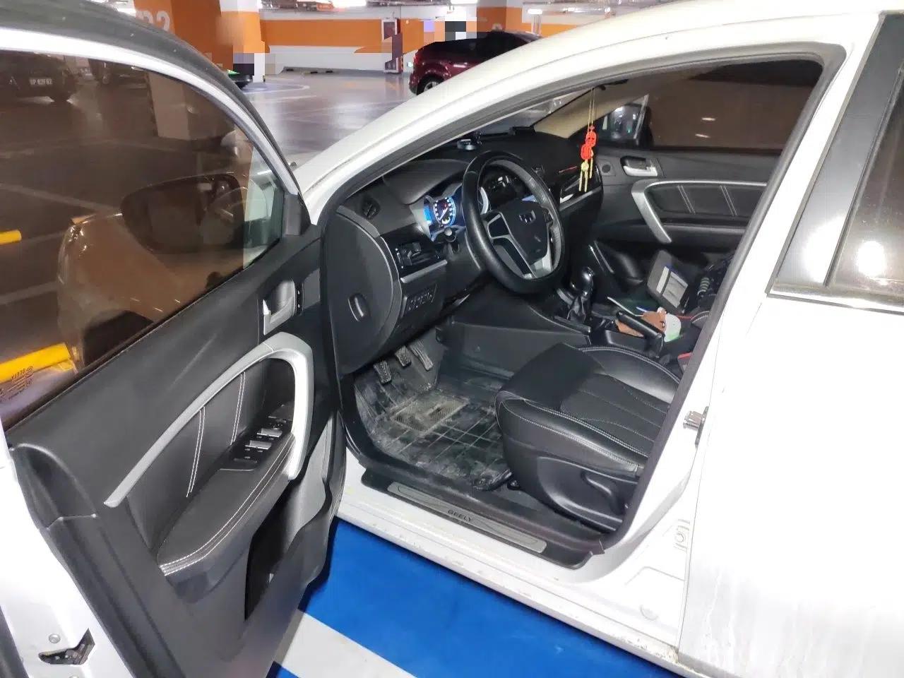 Geely Auto Emgrand 2016 Sedan 1.5L Manual Upward Edition — миниатюра 19