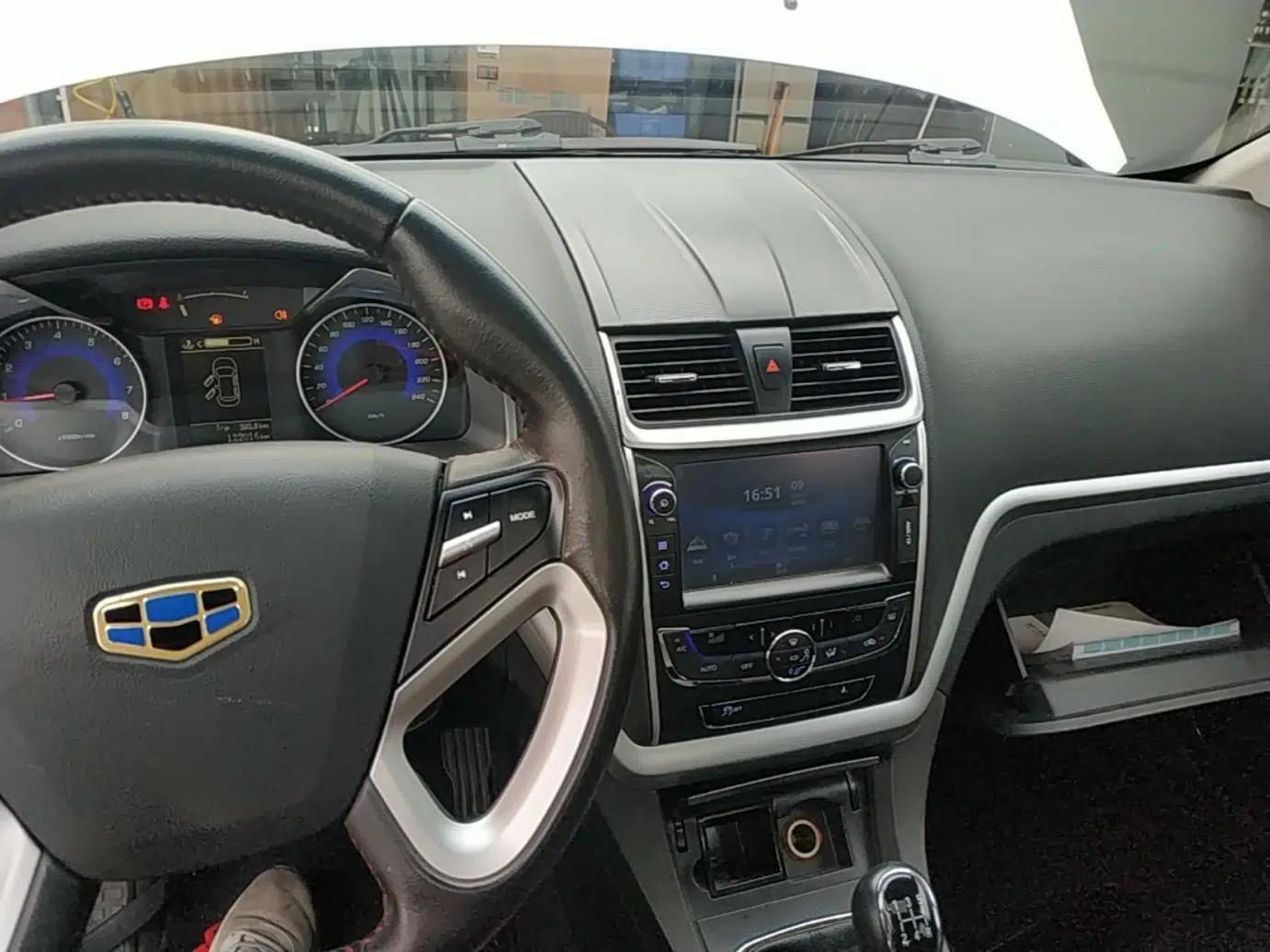 Geely Auto Emgrand 2015 Sedan 1.5L Manual - Top Trim Level — миниатюра 17
