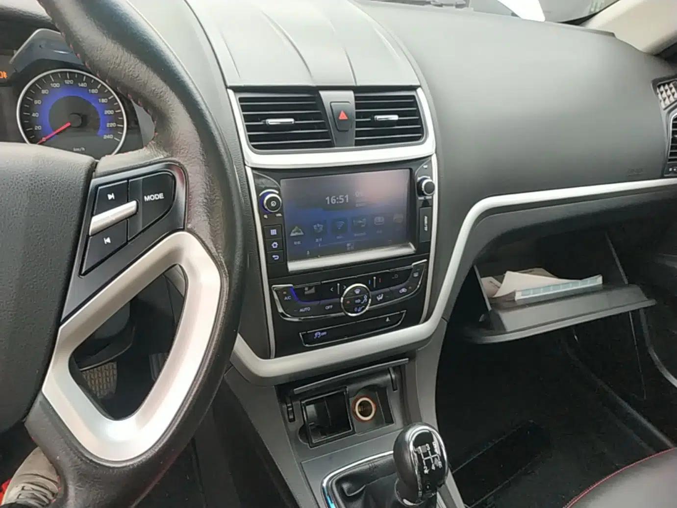 Geely Auto Emgrand 2015 Sedan 1.5L Manual - Top Trim Level — миниатюра 20