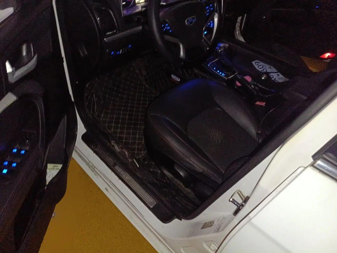 Geely Auto Emgrand 2015 Sedan 1.5L CVT Upward Version — миниатюра 16
