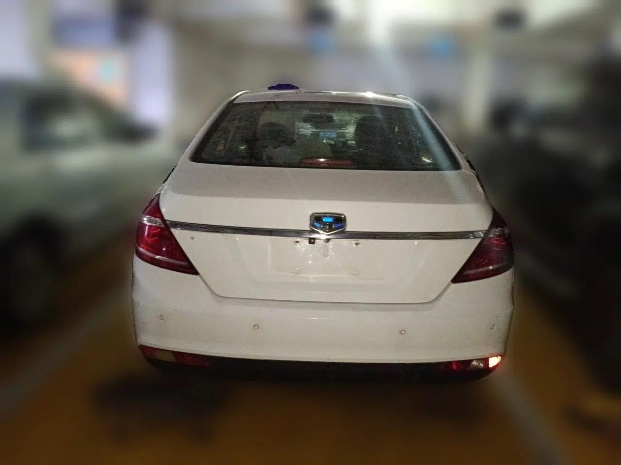 Geely Auto Emgrand 2015 Sedan 1.5L CVT Upward Version — миниатюра 5