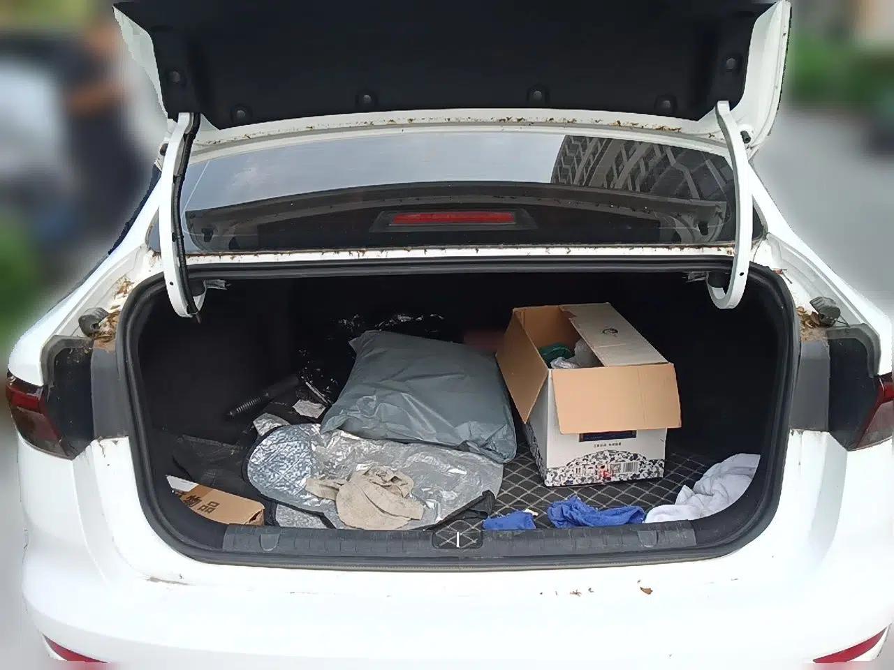 Geely Auto Emgrand 2025 4th Generation 1.5L Manual - Starry Edition — миниатюра 19