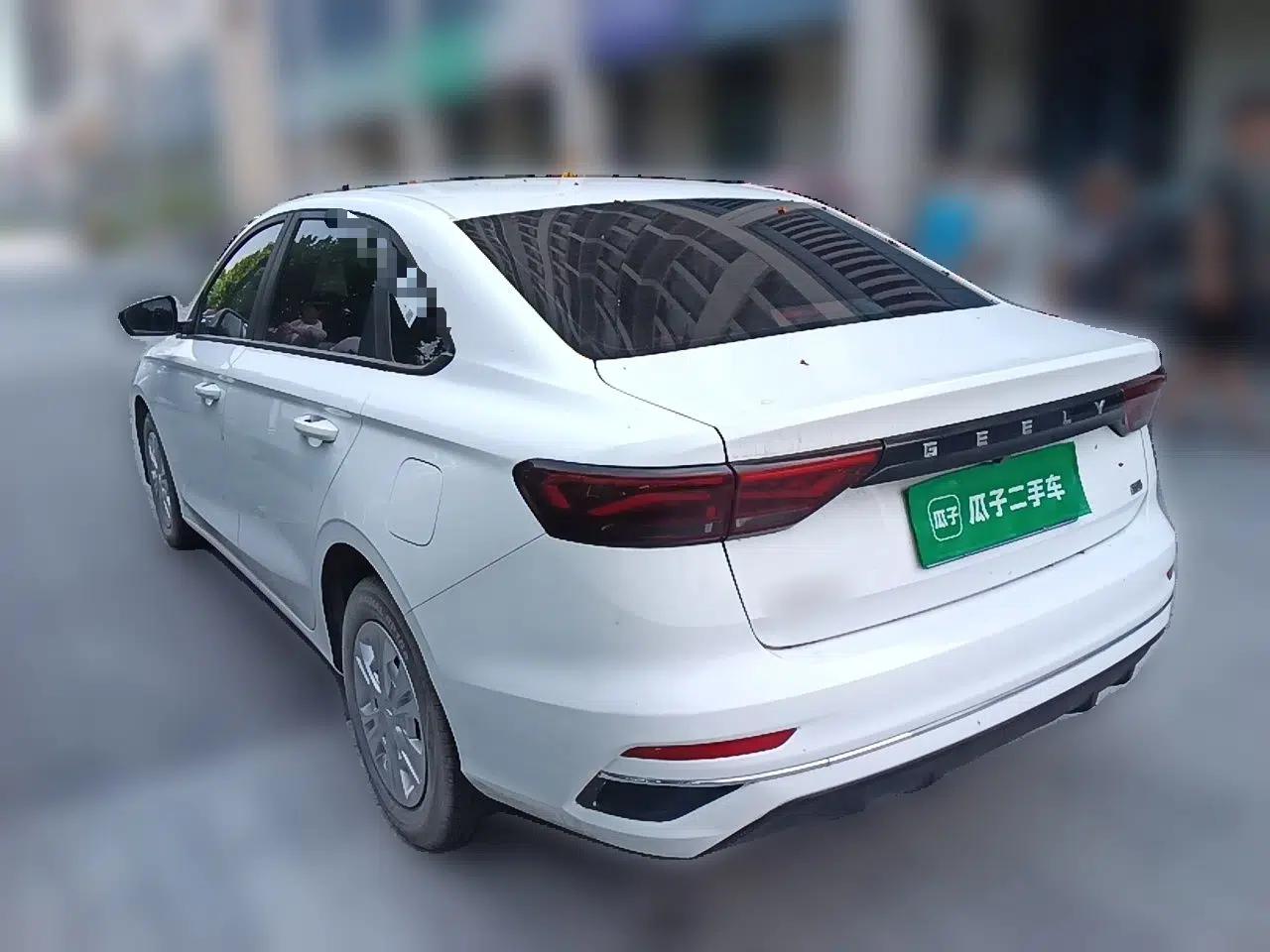 Geely Auto Emgrand 2025 4th Generation 1.5L Manual - Starry Edition — миниатюра 4