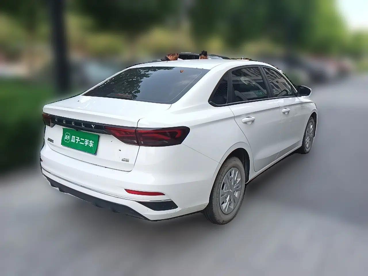 Geely Auto Emgrand 2025 4th Generation 1.5L Manual - Starry Edition — миниатюра 6