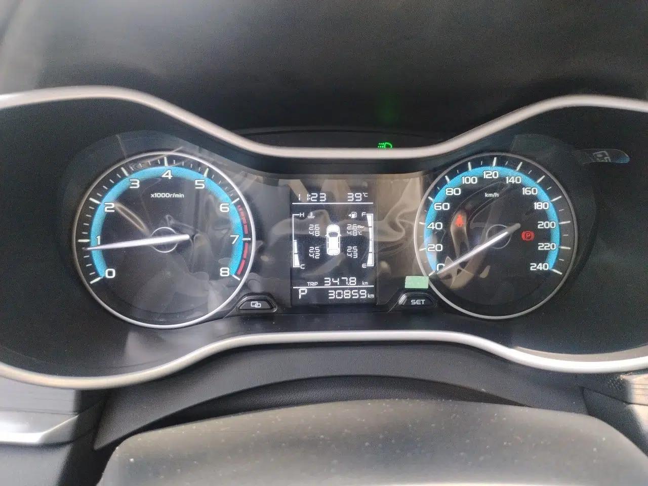 Geely Auto Emgrand 2021 UP 1.5L CVT Luxury Model — миниатюра 11