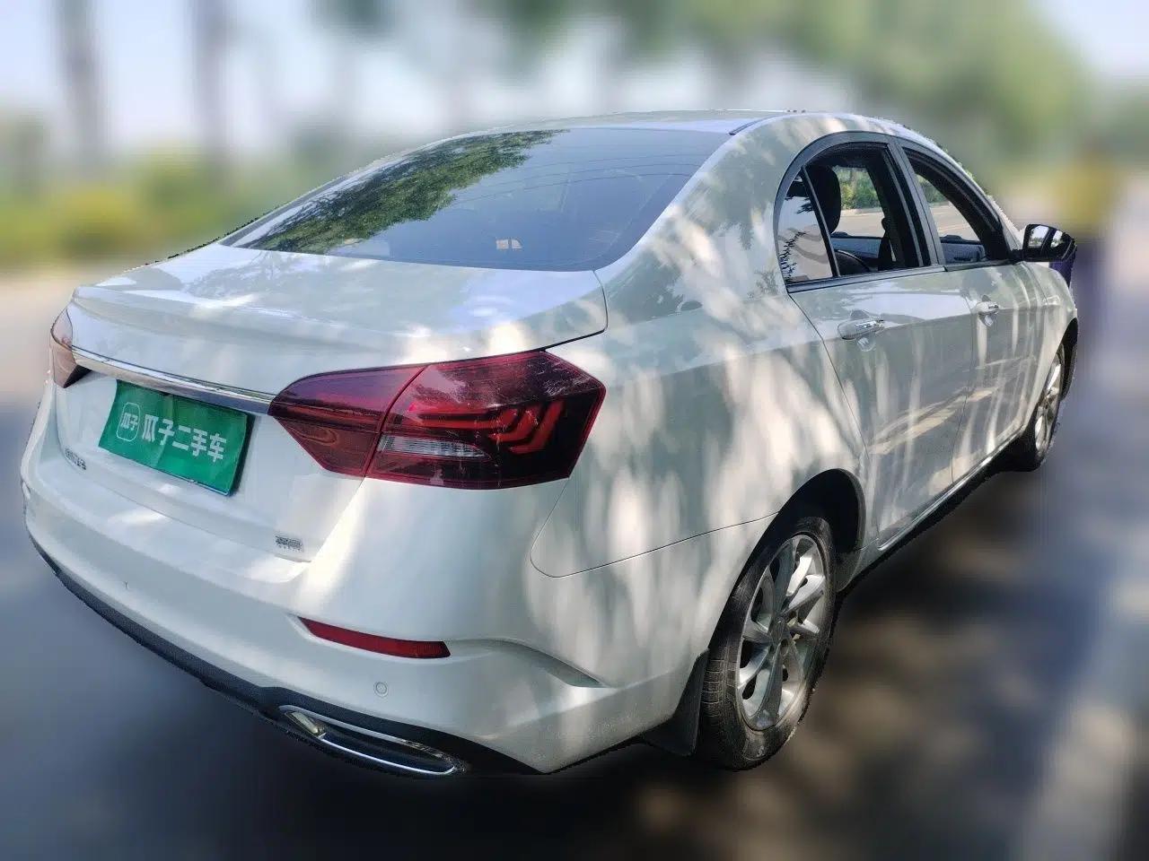 Geely Auto Emgrand 2021 UP 1.5L CVT Luxury Model — миниатюра 6