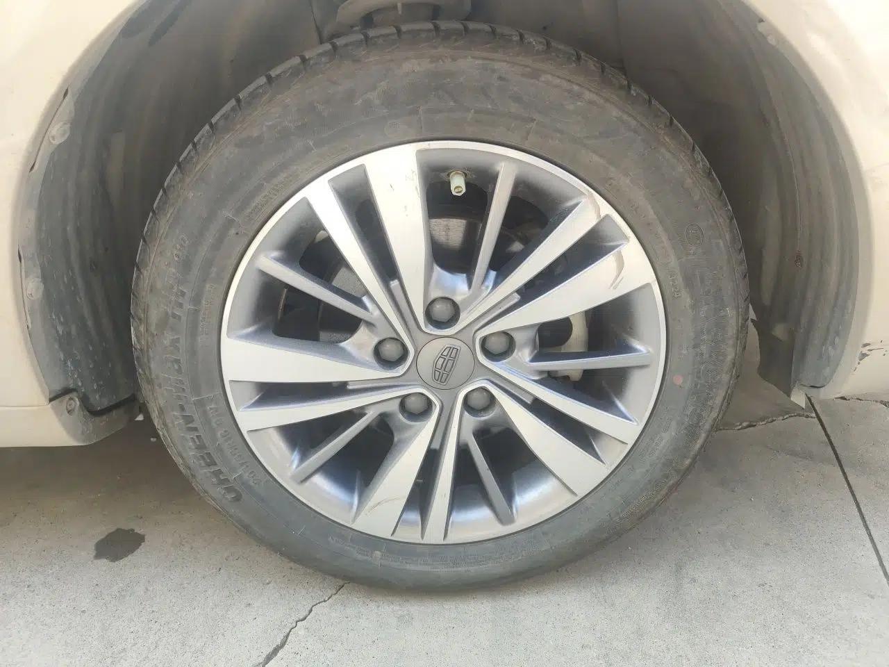 Geely Auto Emgrand 2018 1.5L CVT Upward Connect Edition — миниатюра 8