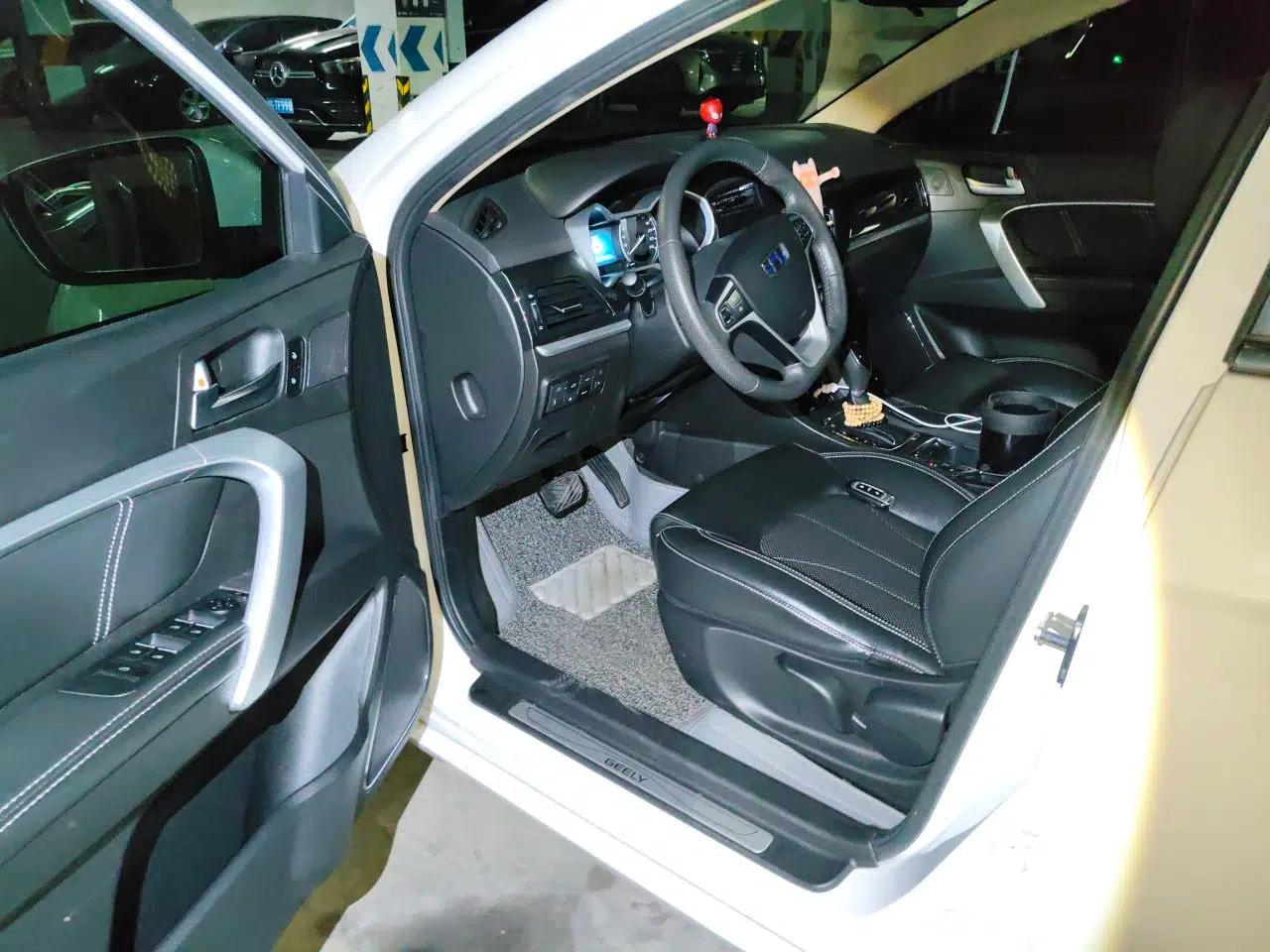 Geely Auto Emgrand 2017 Sedan Million Edition 1.5L CVT Upward Version — миниатюра 16