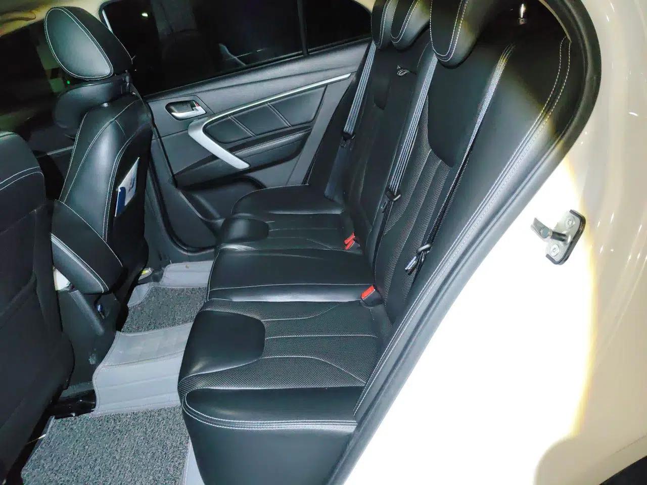 Geely Auto Emgrand 2017 Sedan Million Edition 1.5L CVT Upward Version — миниатюра 17