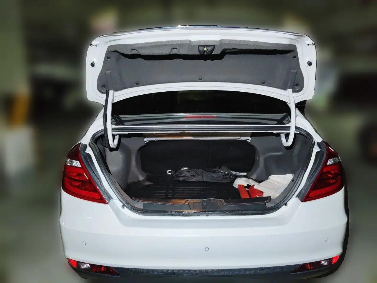 Geely Auto Emgrand 2017 Sedan Million Edition 1.5L CVT Upward Version — миниатюра 19
