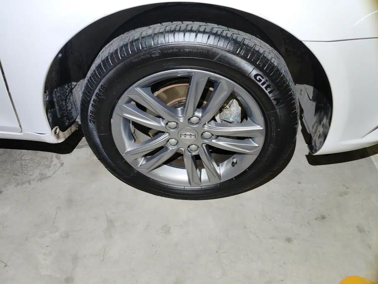 Geely Auto Emgrand 2017 Sedan Million Edition 1.5L CVT Upward Version — миниатюра 8