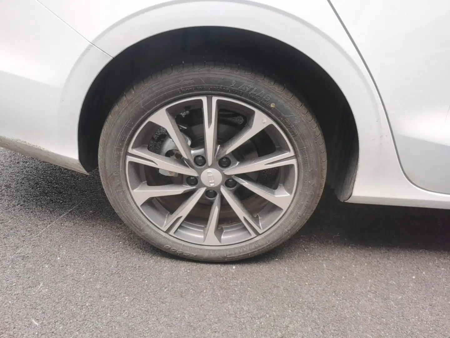 Geely Auto Emgrand 2026 Model 4th Generation 4 Millionth Anniversary Edition 1.5L CVT Feiyue Edition — миниатюра 11