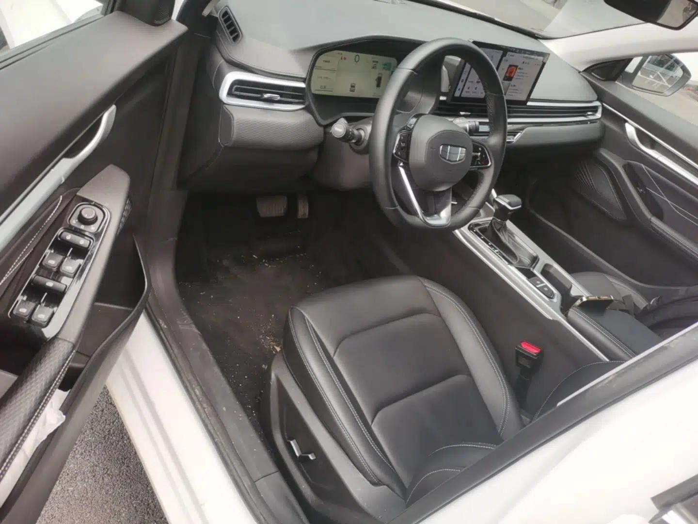 Geely Auto Emgrand 2026 Model 4th Generation 4 Millionth Anniversary Edition 1.5L CVT Feiyue Edition — миниатюра 18
