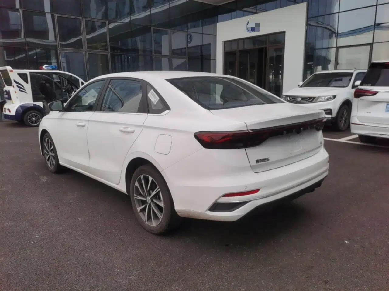 Geely Auto Emgrand 2026 Model 4th Generation 4 Millionth Anniversary Edition 1.5L CVT Feiyue Edition — миниатюра 4