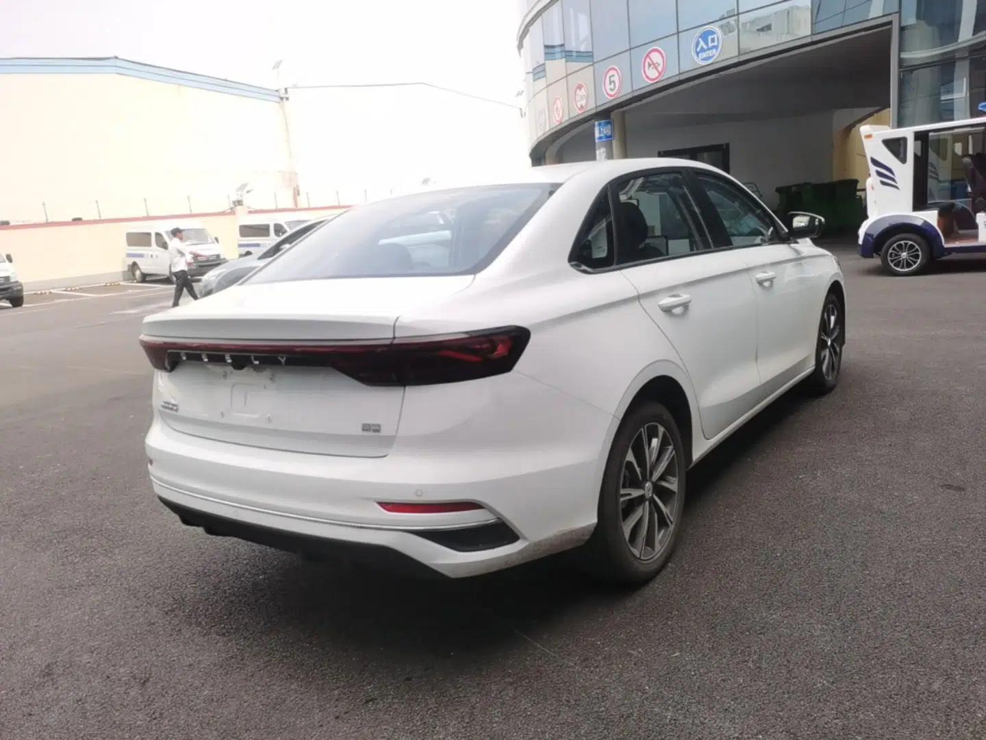 Geely Auto Emgrand 2026 Model 4th Generation 4 Millionth Anniversary Edition 1.5L CVT Feiyue Edition — миниатюра 6