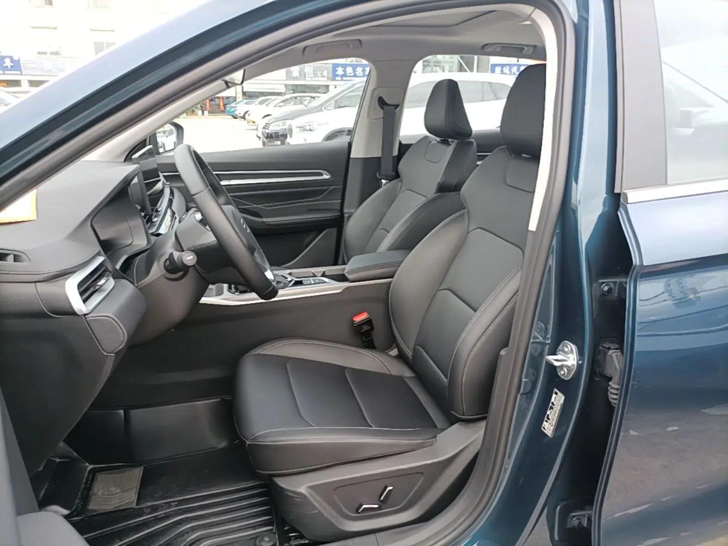 Geely Auto Emgrand 2026 Model 4th Generation 4 Millionth Anniversary Edition 1.5L CVT Feiyue Edition — миниатюра 17