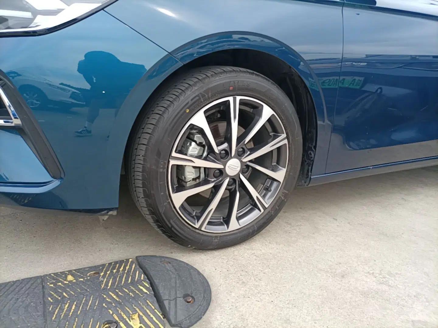 Geely Auto Emgrand 2026 Model 4th Generation 4 Millionth Anniversary Edition 1.5L CVT Feiyue Edition — миниатюра 10