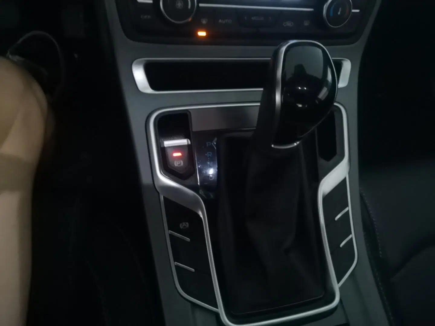 Geely Auto Emgrand 2021 UP 1.5L CVT Luxury Model — миниатюра 16