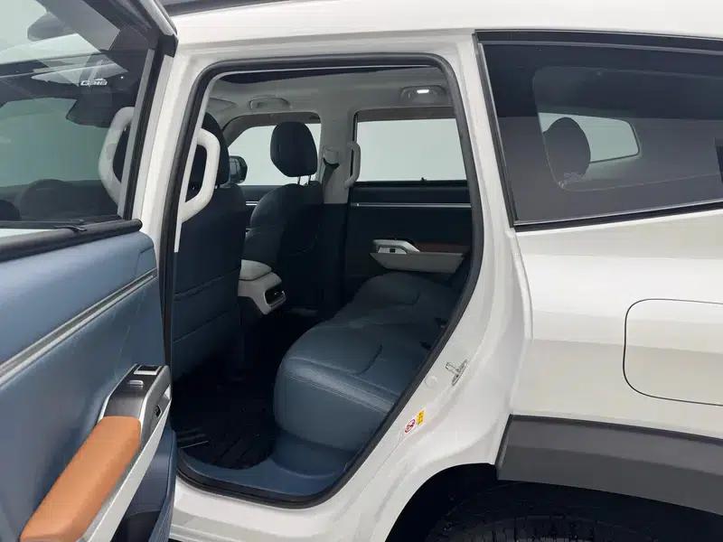 Dark Blue G318 2024 Model, 4WD Air Suspension Version — миниатюра 18