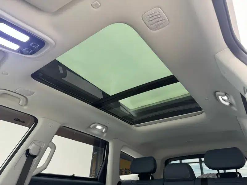 Dark Blue G318 2024 Model, 4WD Air Suspension Version — миниатюра 19