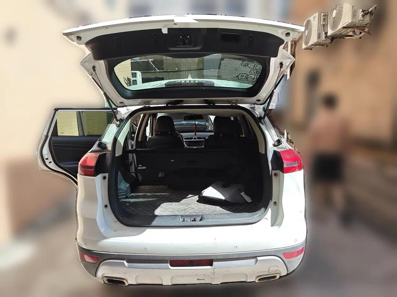 Geely Auto Emgrand X7 Sport 2016 2.0L Manual Smart Connect Version — миниатюра 19