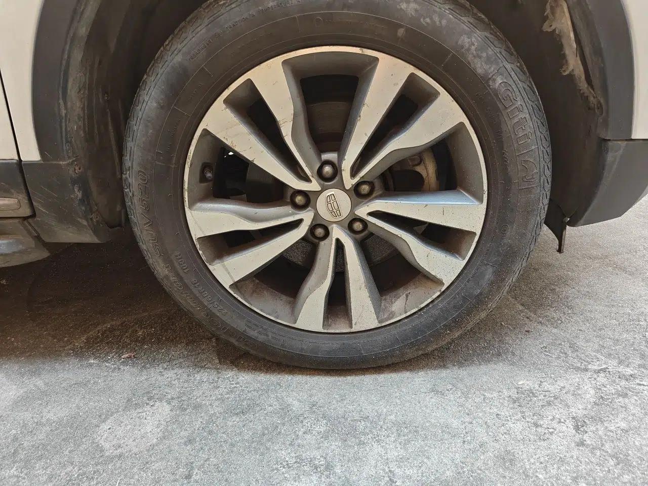 Geely Auto Emgrand X7 Sport 2016 2.0L Manual Smart Connect Version — миниатюра 8