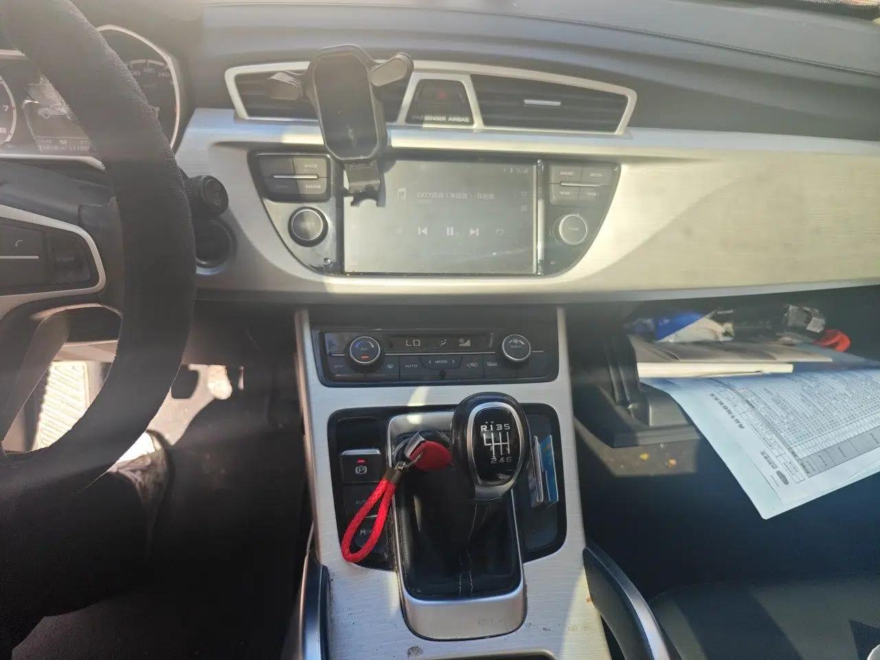 Geely Auto Emgrand X7 Sport 2018 2.0L Manual Two-Wheel Drive Zhiya Version — миниатюра 13