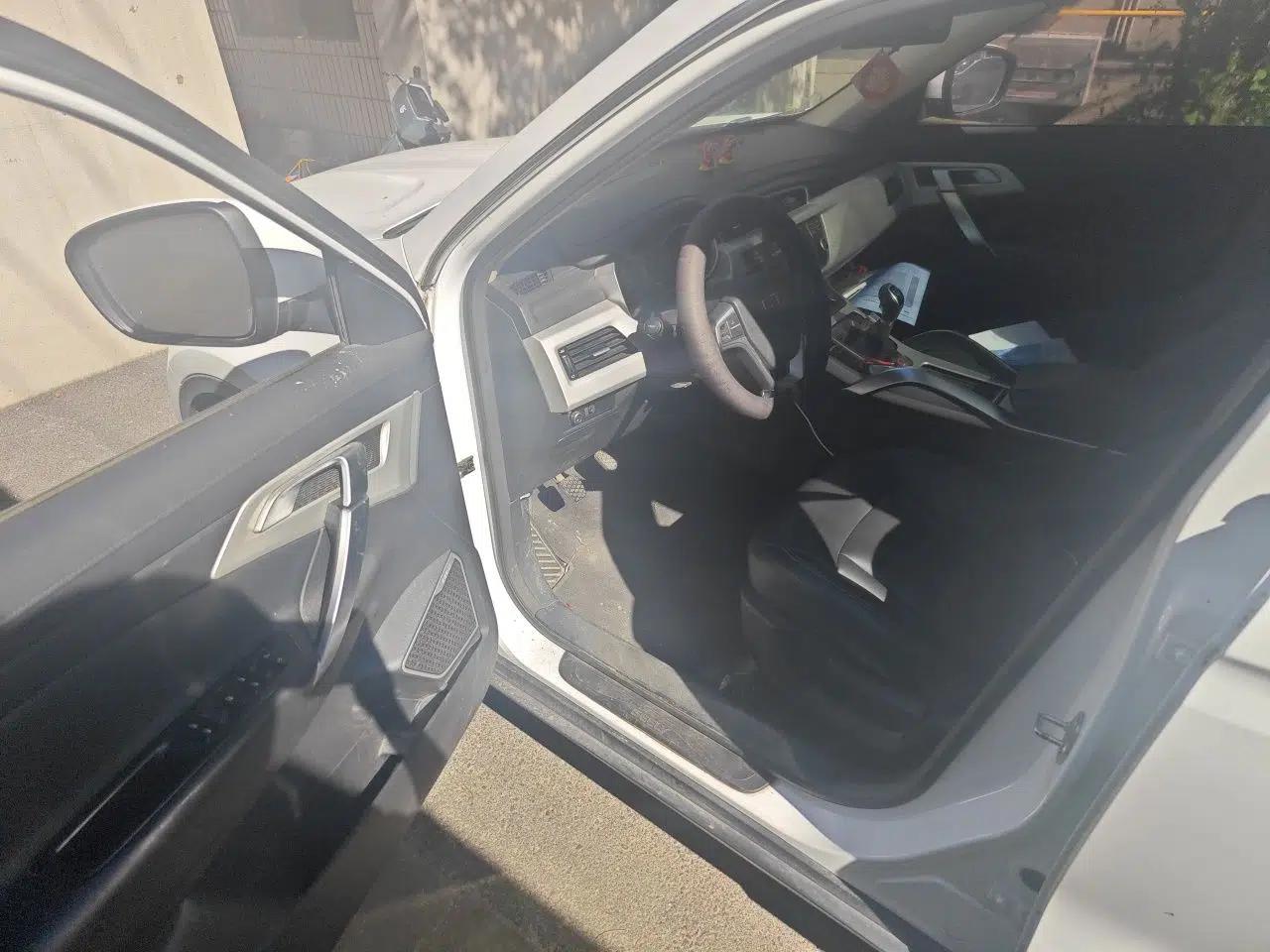 Geely Auto Emgrand X7 Sport 2018 2.0L Manual Two-Wheel Drive Zhiya Version — миниатюра 16