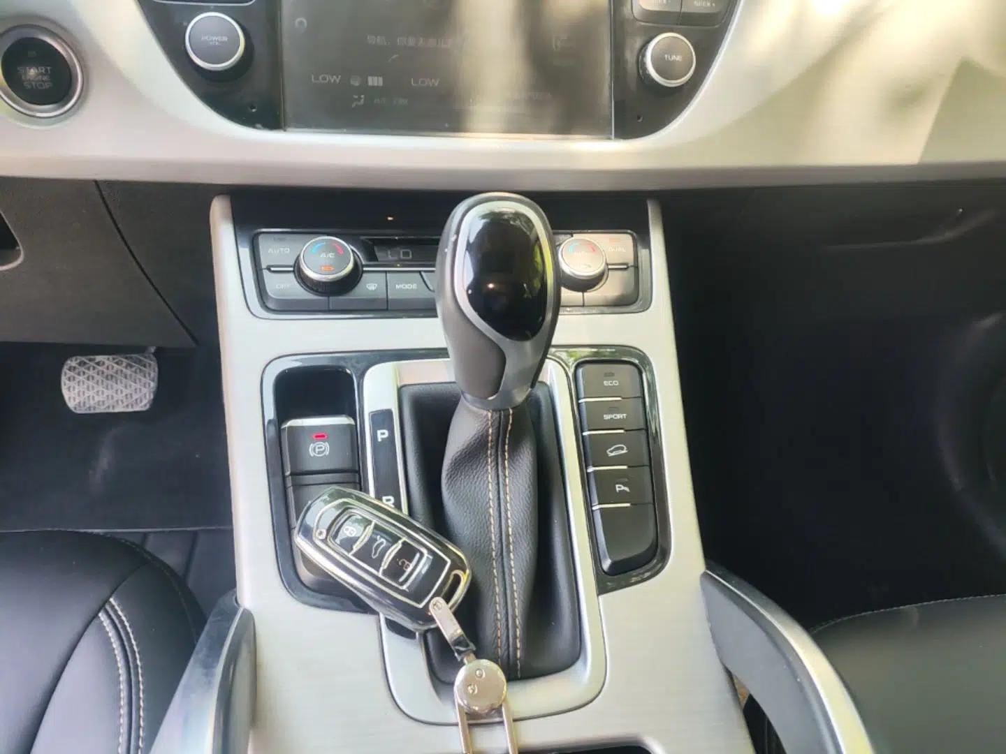 Geely Auto Emgrand X7 Sport 2016 1.8TD Automatic Smart Connectivity Version — миниатюра 21