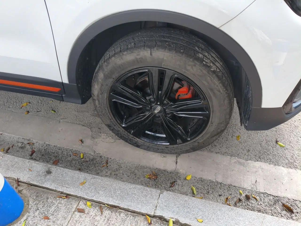 Geely Auto Emgrand X7 Sport 2022 Boyue X 1.8TD DCT ZhiZun Edition — миниатюра 8