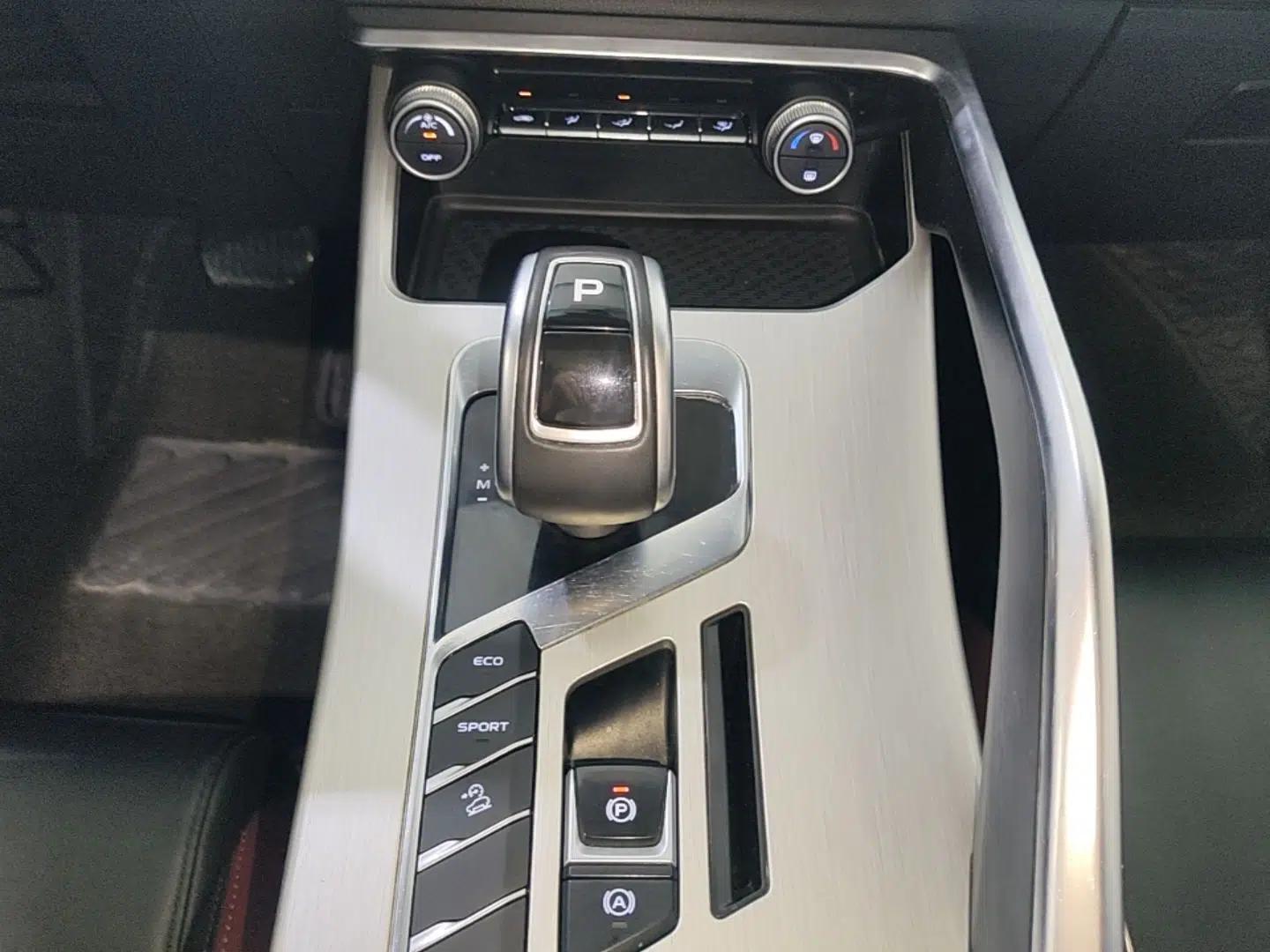 Geely Auto Coolray 2020 Facelift 240T DCT Hunter — миниатюра 16
