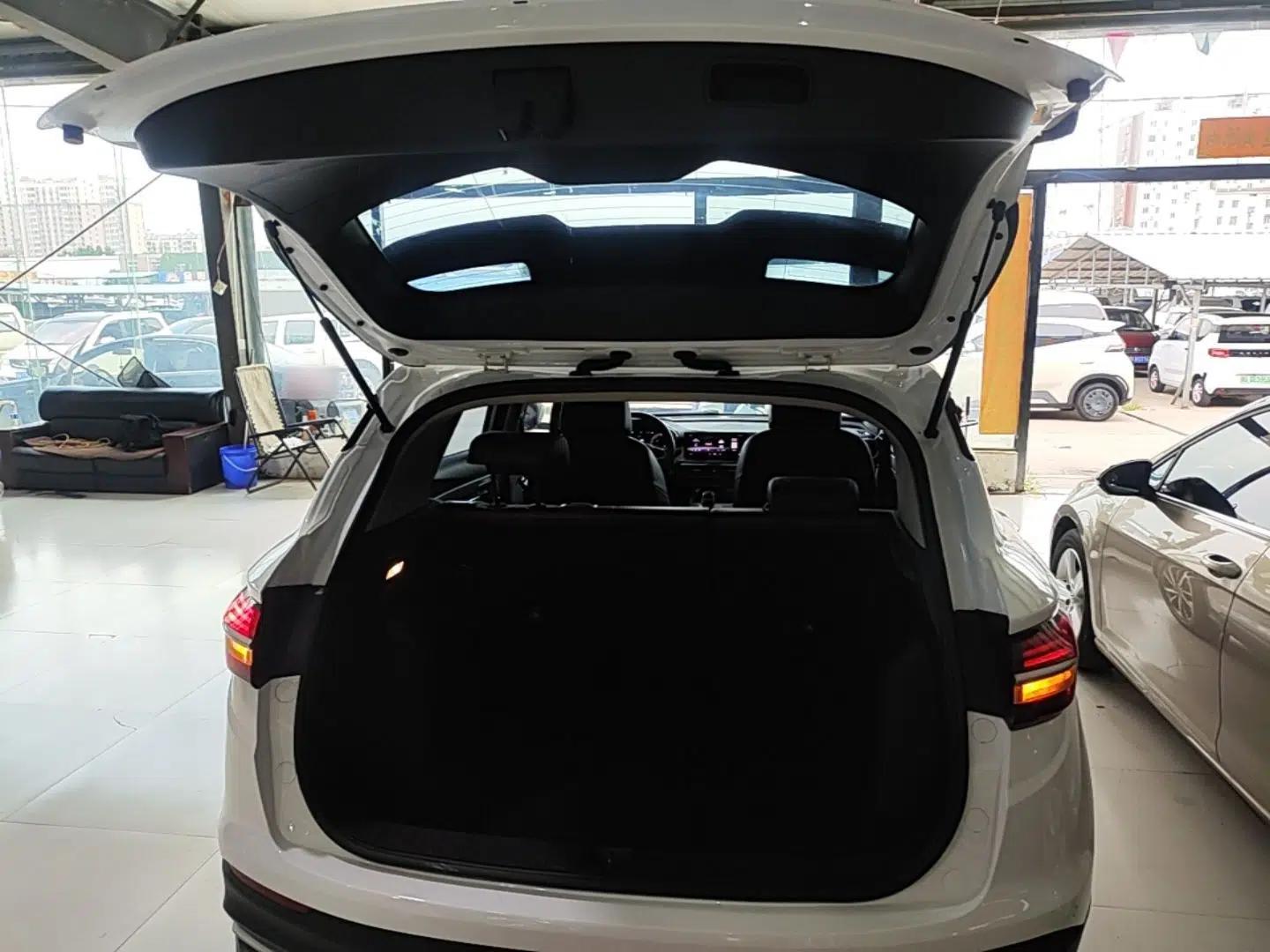 Geely Auto Coolray 2020 Facelift 240T DCT Hunter — миниатюра 22