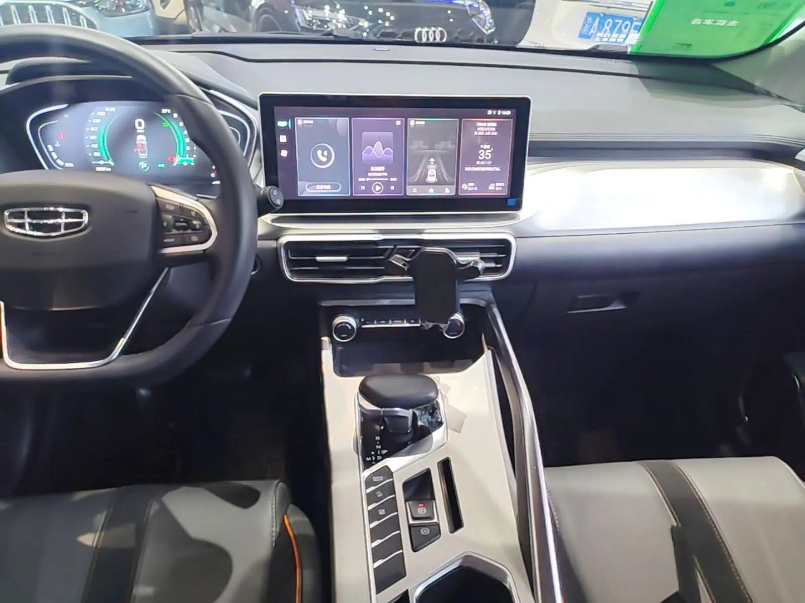 Geely Auto Coolray 2023 1.5T DCT Diamond Edition — миниатюра 15