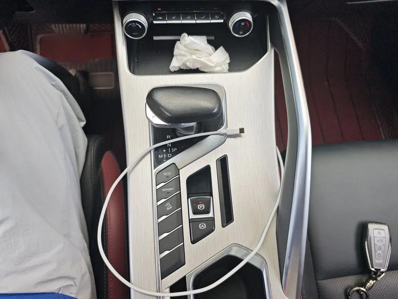 Geely Auto Coolray 2021 1.4T DCT Diamond Edition — миниатюра 13