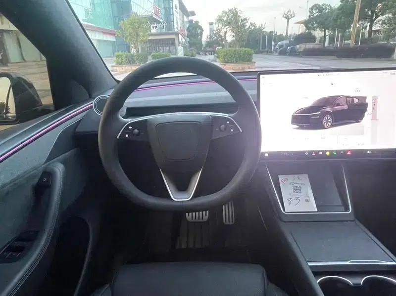 Model Y L 2026 Standard Edition — миниатюра 7