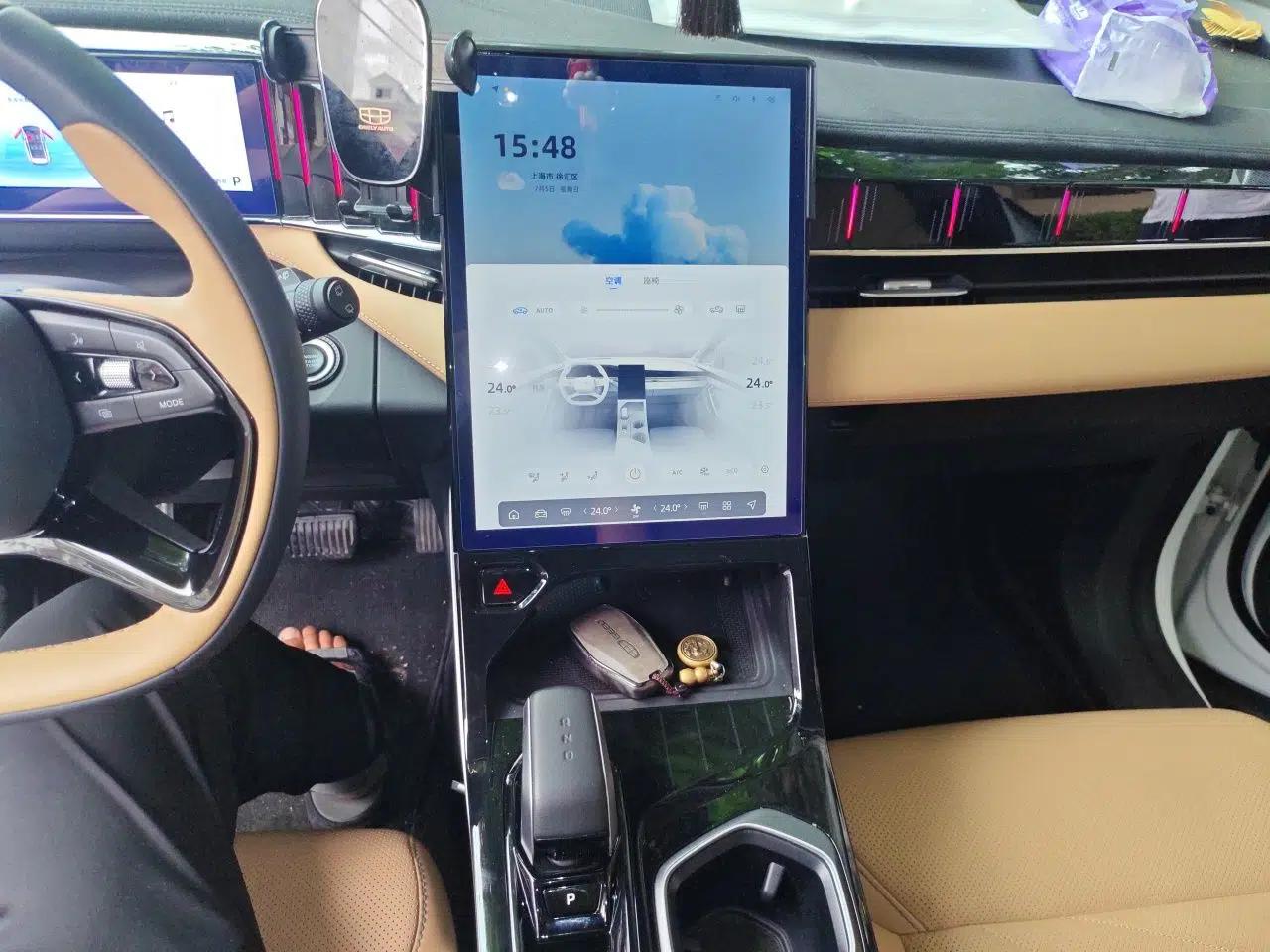 Geely Auto FX11 2023 1.5TD DCT Prestige Edition — миниатюра 13