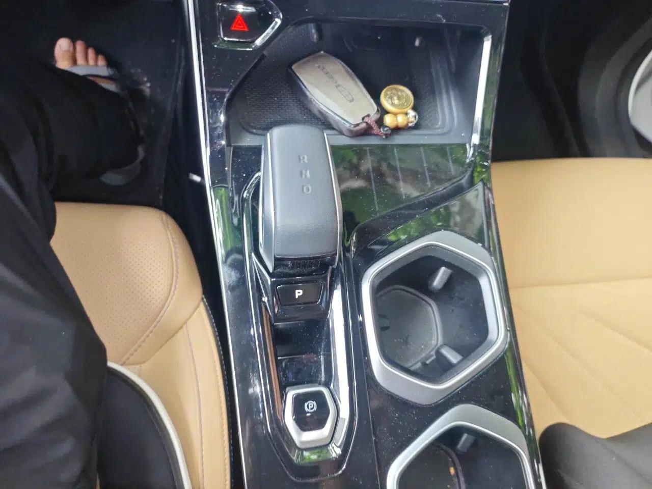Geely Auto FX11 2023 1.5TD DCT Prestige Edition — миниатюра 14
