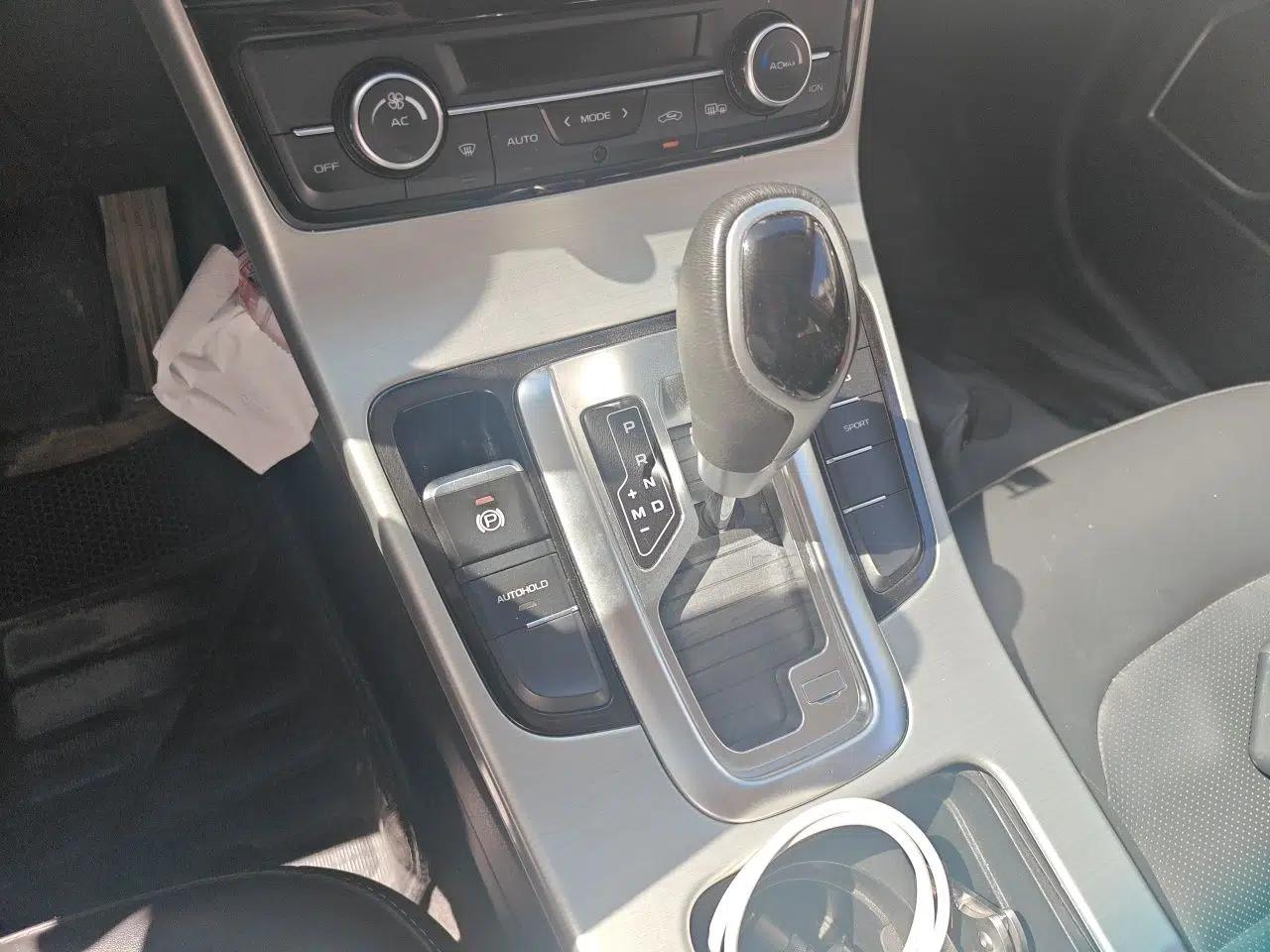Geely Auto Emgrand GL 2017 1.8L DCT Elite Model — миниатюра 14