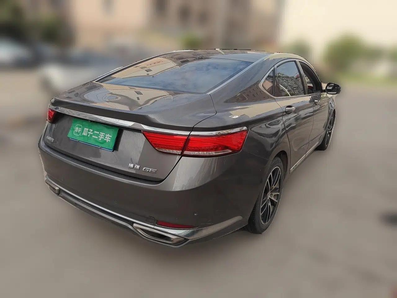 Geely Auto Emgrand GT 2018 1.5T MHEV Yaozun Edition — миниатюра 6