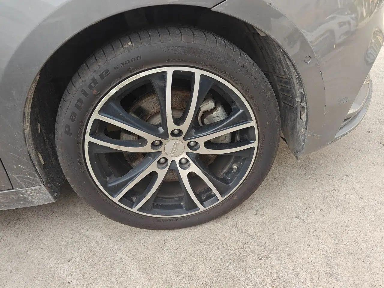 Geely Auto Emgrand GT 2018 1.5T MHEV Yaozun Edition — миниатюра 8