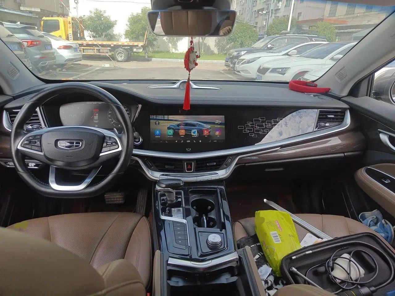 Geely Auto Emgrand GT 2018 1.5T MHEV Yaozun Edition — миниатюра 9