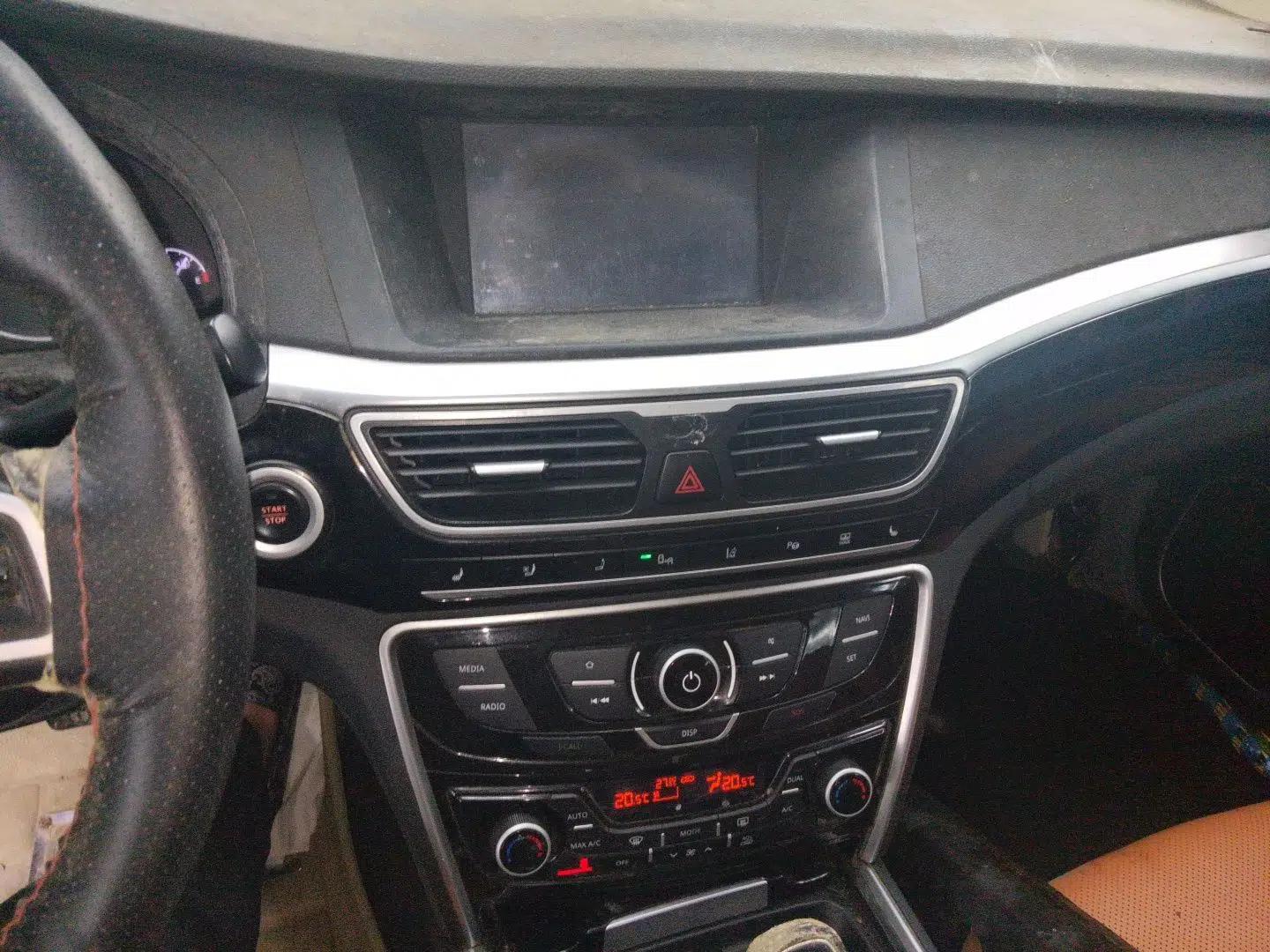 Geely Auto Emgrand GT 2015 1.8T Flagship Model — миниатюра 13