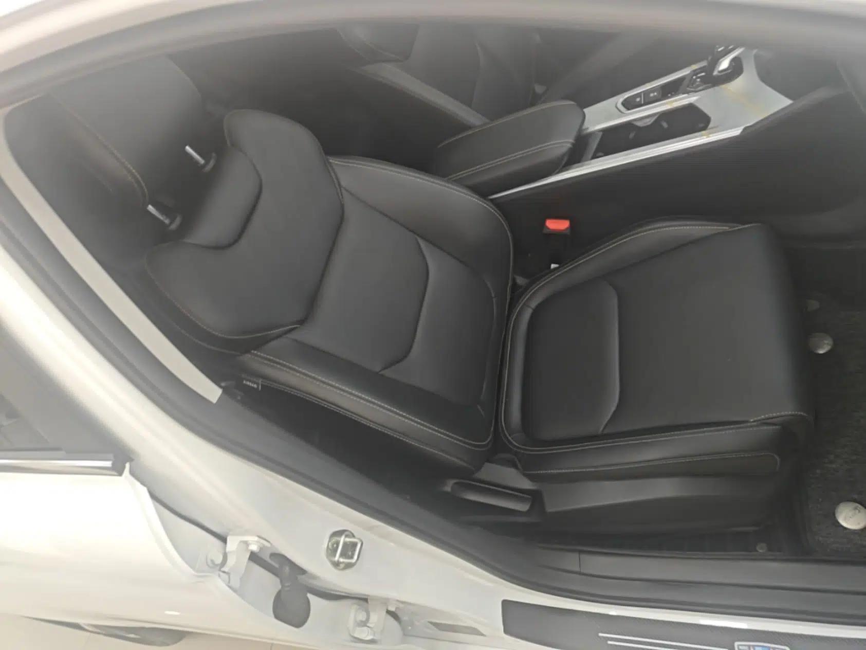 Geely Auto Emgrand L HiP 2024 Longteng Edition 1.5TD-DHT Pro 100KM Superior Model — миниатюра 24