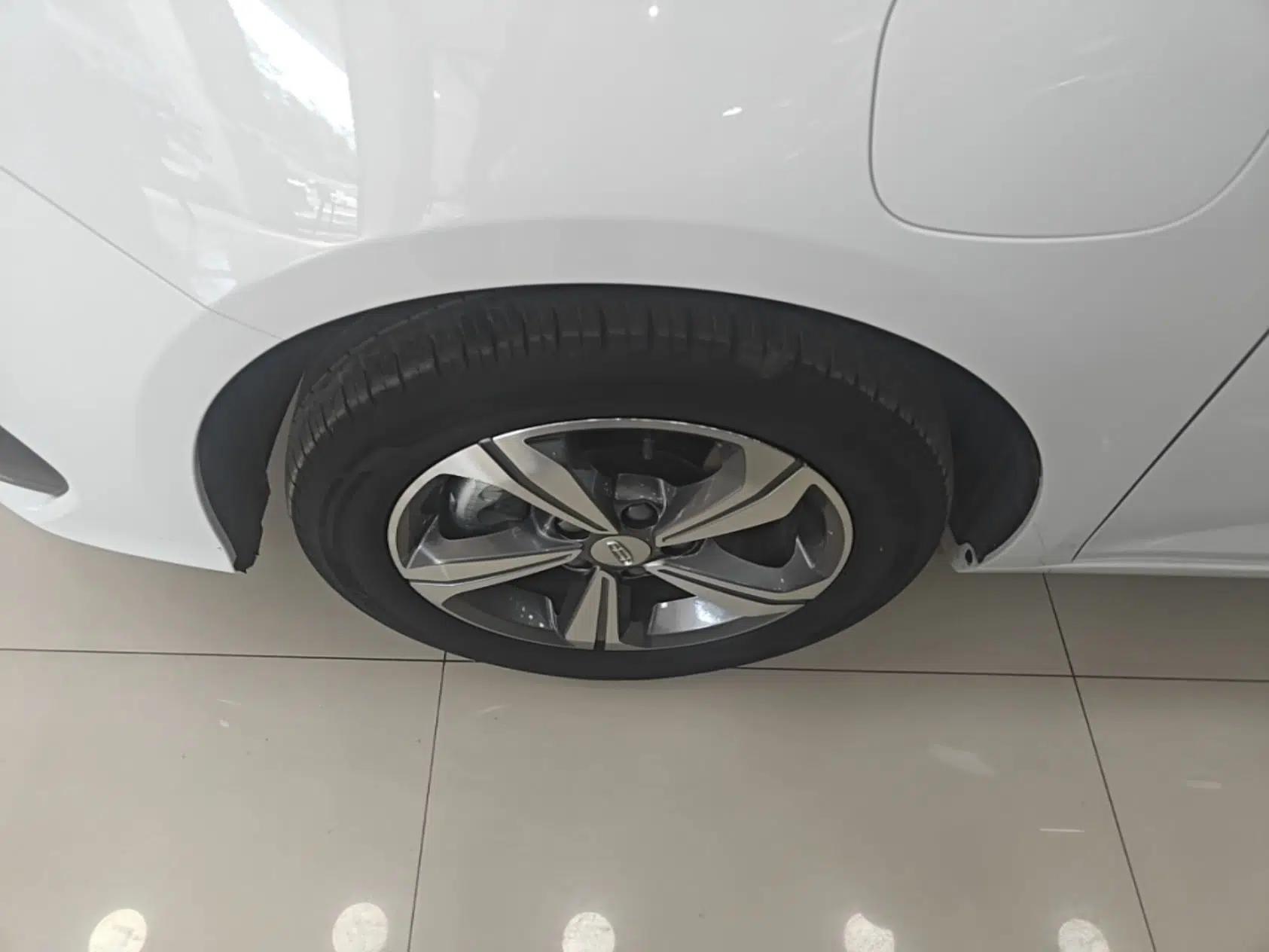 Geely Auto Emgrand L HiP 2024 Longteng Edition 1.5TD-DHT Pro 100KM Superior Model — миниатюра 10