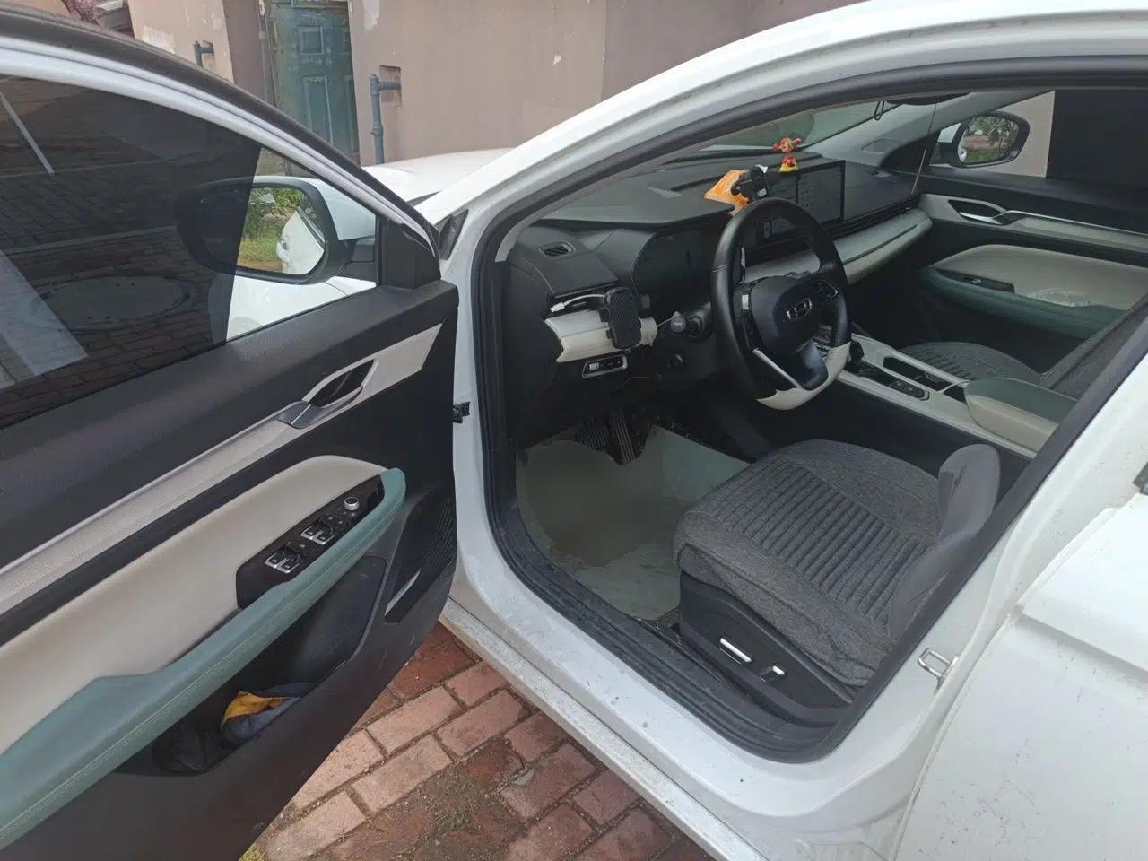 Geely Auto Emgrand L HiP 2022 1.5TD-DHT Pro 100KM Super Swift — миниатюра 16