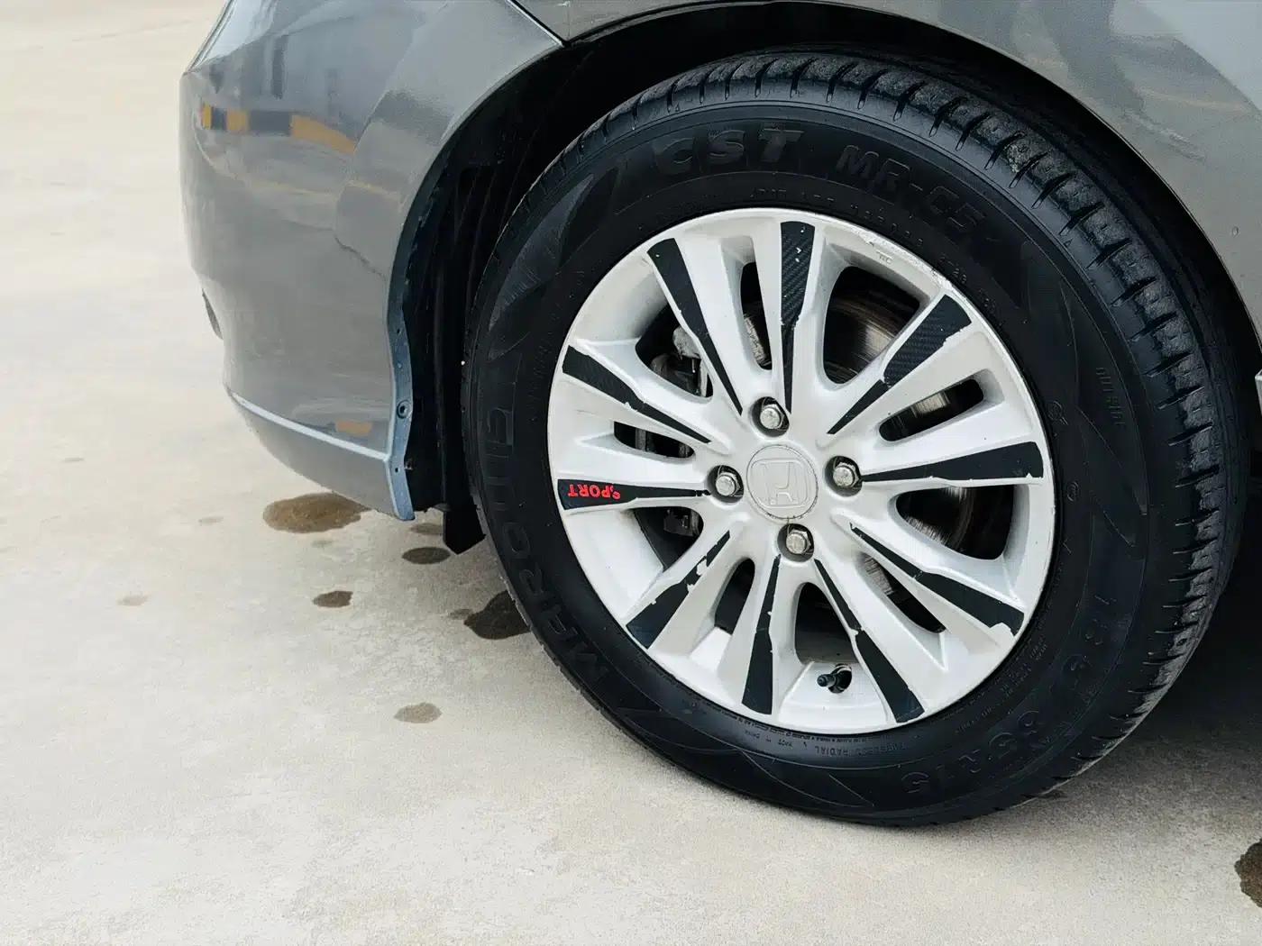 Honda City Classic 2014 Fashion 1.5L Automatic Elite Edition — миниатюра 13