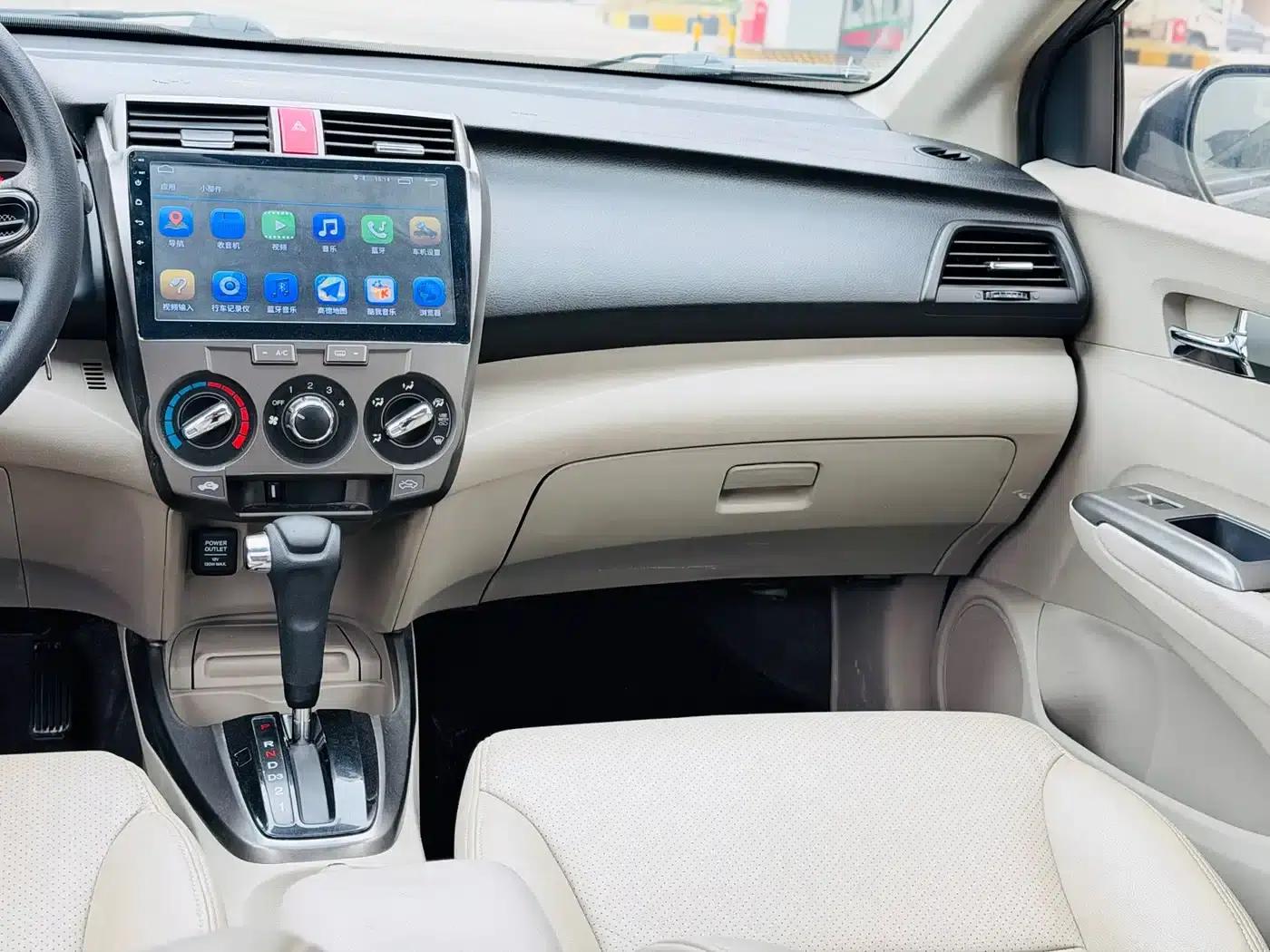 Honda City Classic 2014 Fashion 1.5L Automatic Elite Edition — миниатюра 9